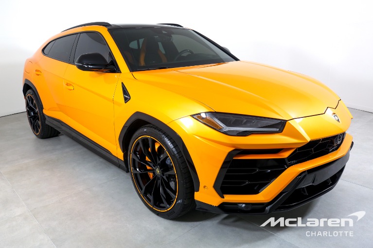 Used-2022-Lamborghini-Urus