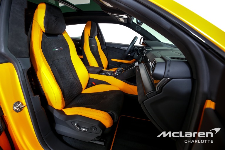 Used-2022-Lamborghini-Urus