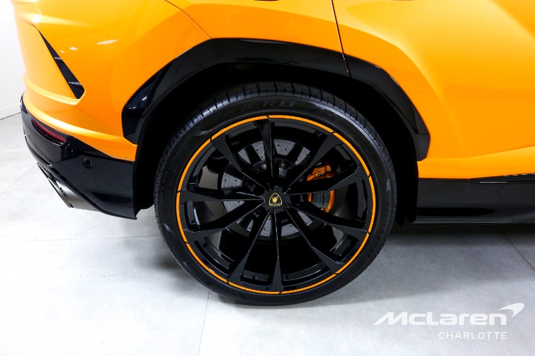Used-2022-Lamborghini-Urus