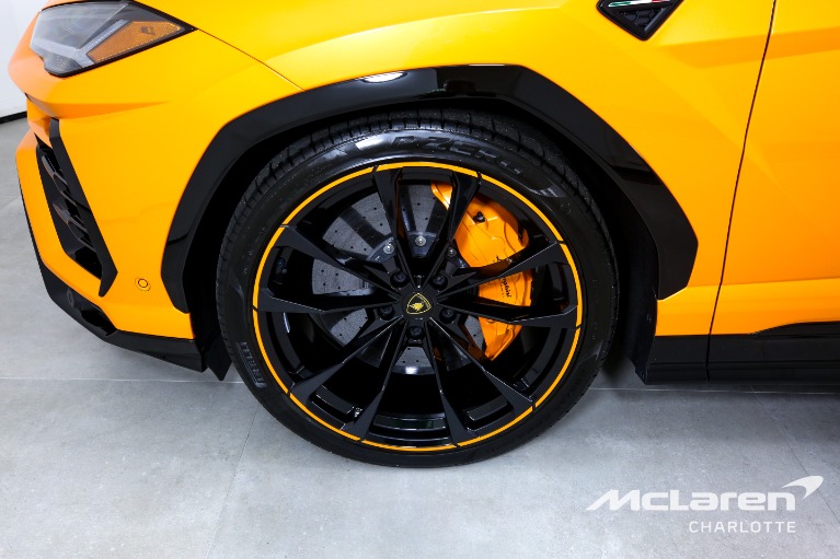 Used-2022-Lamborghini-Urus