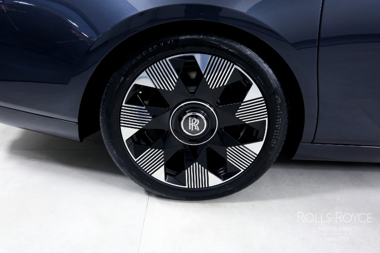 Used-2023-Rolls-Royce-Phantom