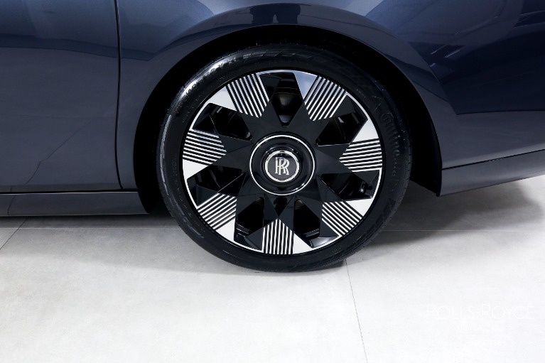 Used-2023-Rolls-Royce-Phantom