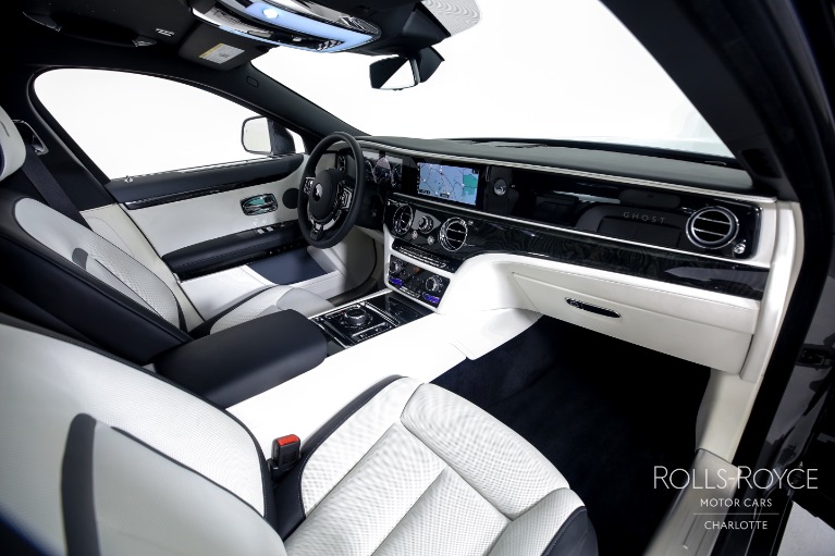 Used-2023-Rolls-Royce-Ghost