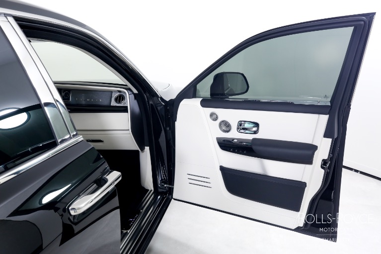 New-2023-Rolls-Royce-Phantom