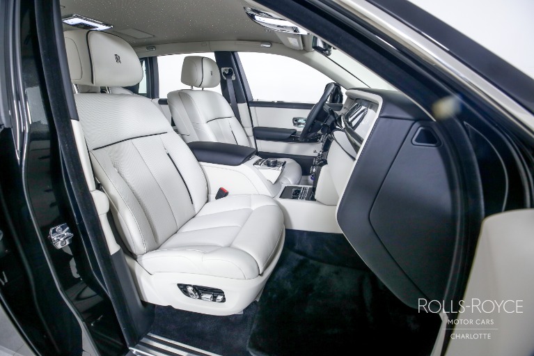New-2023-Rolls-Royce-Phantom