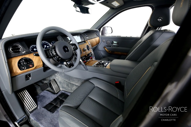 Used-2023-Rolls-Royce-Cullinan
