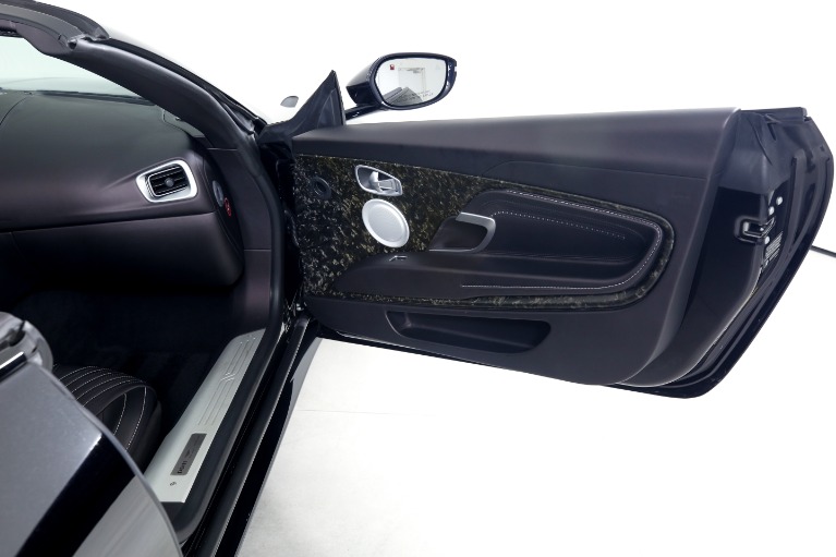 Used-2019-Aston-Martin-DB11-Volante