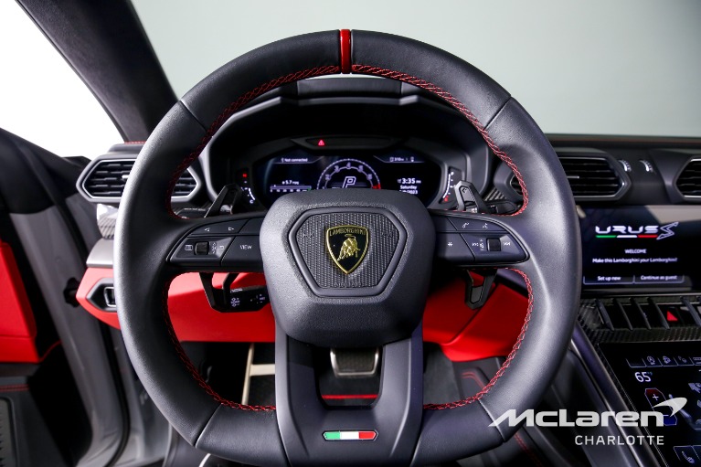 Used-2023-Lamborghini-Urus-S