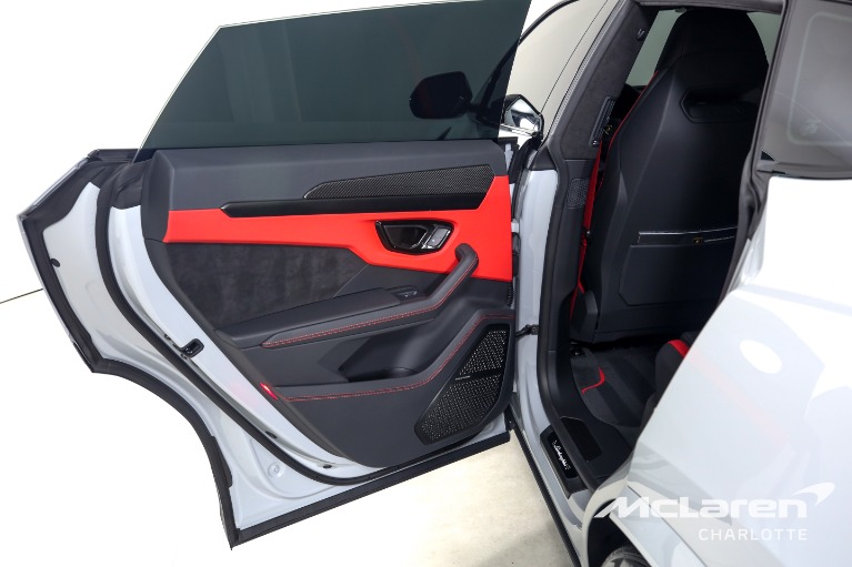 Used-2023-Lamborghini-Urus-S