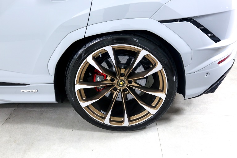 Used-2023-Lamborghini-Urus-S