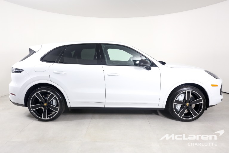 Used-2022-Porsche-Cayenne-Turbo
