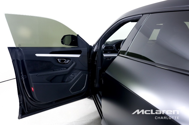 Used-2023-Lamborghini-Urus-S