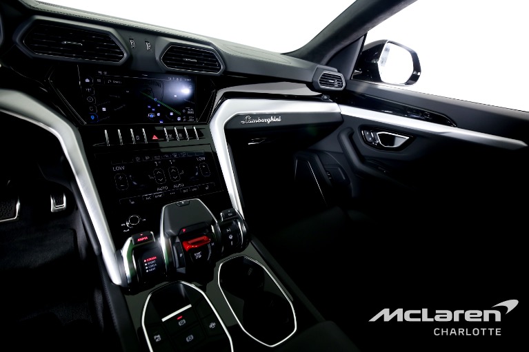 Used-2023-Lamborghini-Urus-S