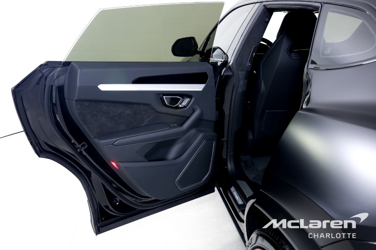 Used-2023-Lamborghini-Urus-S