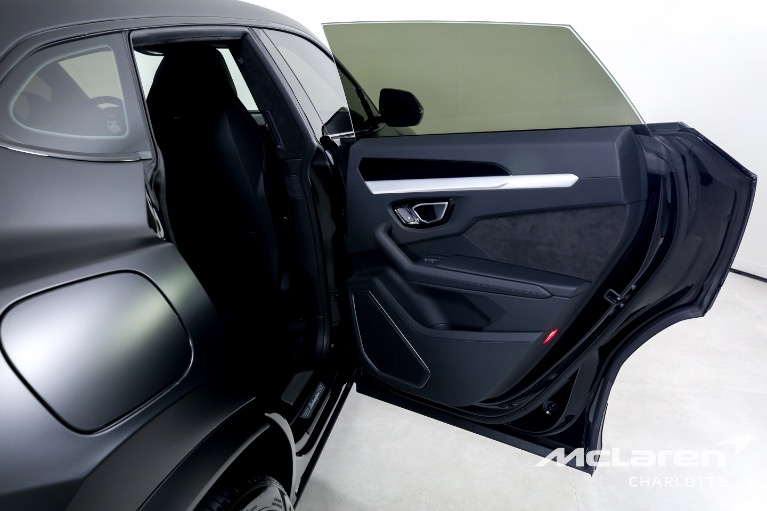 Used-2023-Lamborghini-Urus-S