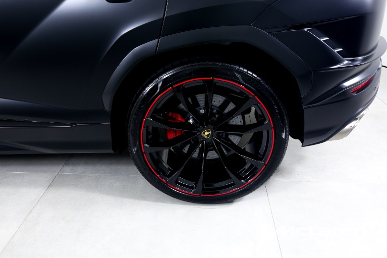 Used-2023-Lamborghini-Urus-S