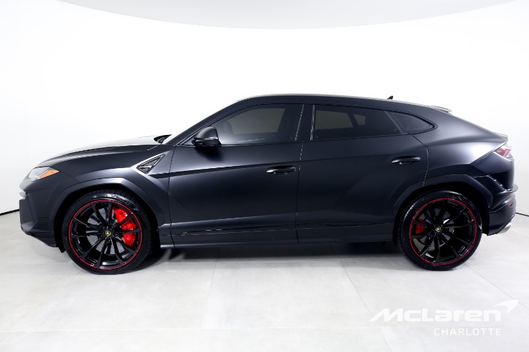 Used-2023-Lamborghini-Urus-S