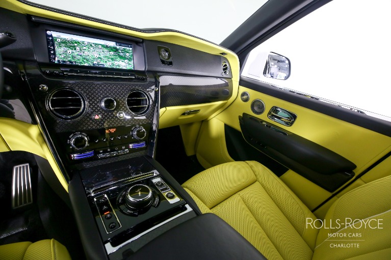 Used-2022-Rolls-Royce-Black-Badge-Cullinan