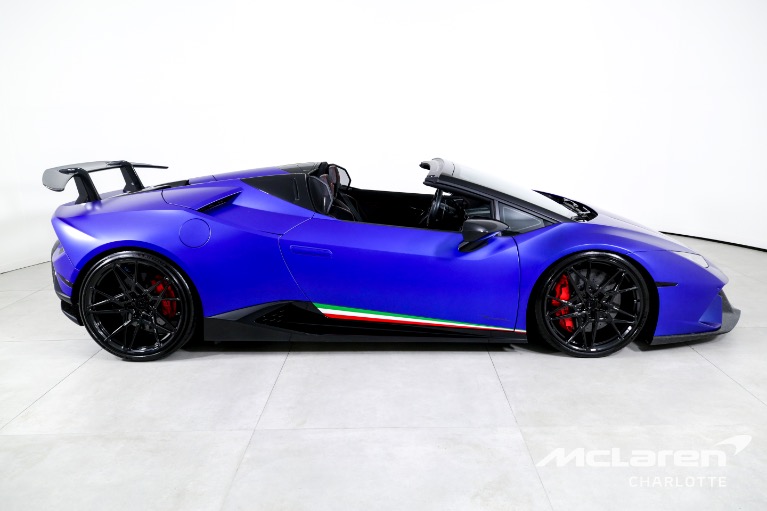 Used-2019-Lamborghini-Huracan-LP-640-4-Performante-Spyder