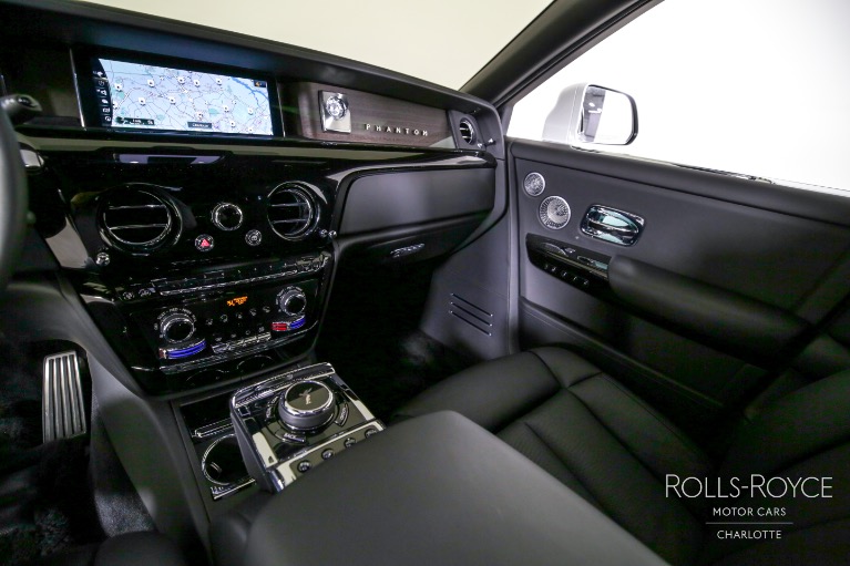 New-2023-Rolls-Royce-Phantom