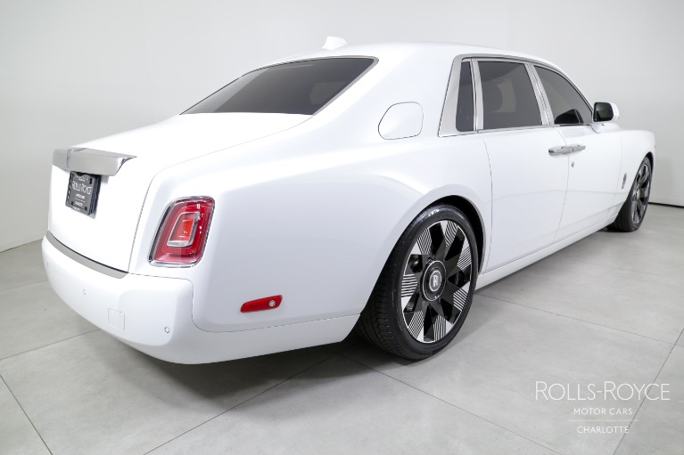 New-2023-Rolls-Royce-Phantom
