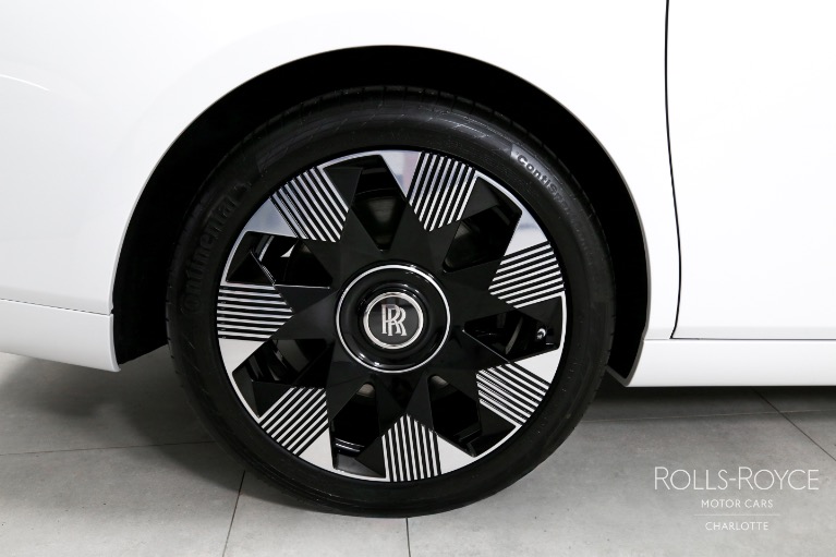 Used-2023-Rolls-Royce-Phantom