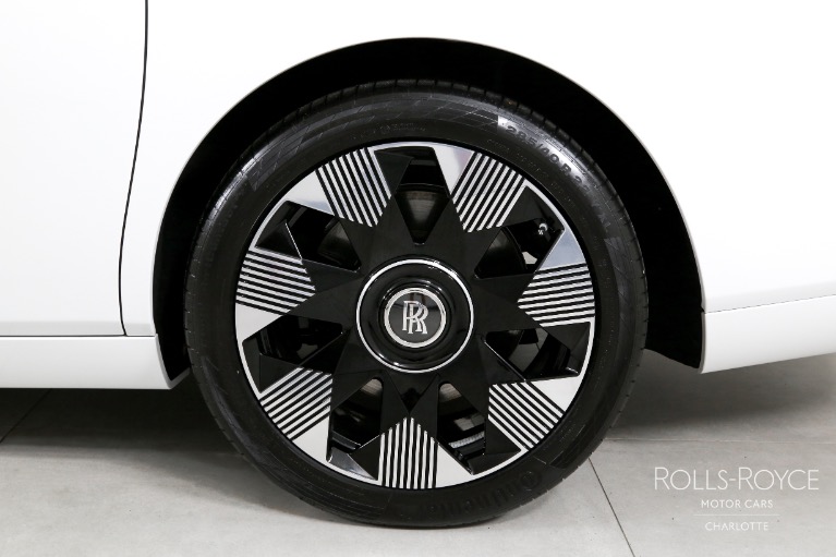 Used-2023-Rolls-Royce-Phantom