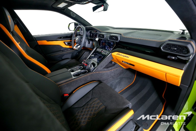 Used-2023-Lamborghini-Urus-S