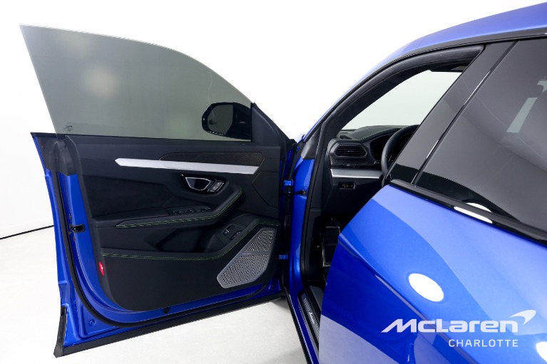 Used-2022-Lamborghini-Urus