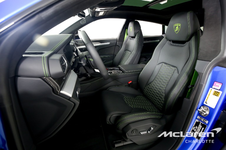 Used-2022-Lamborghini-Urus