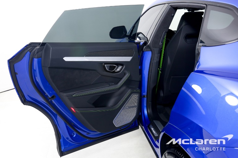 Used-2022-Lamborghini-Urus