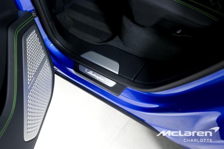 Used-2022-Lamborghini-Urus