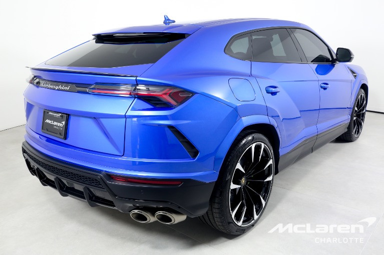Used-2022-Lamborghini-Urus