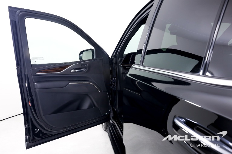 Used-2022-Cadillac-Escalade-Luxury