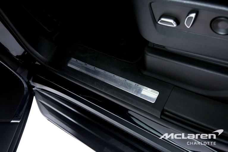 Used-2022-Cadillac-Escalade-Luxury