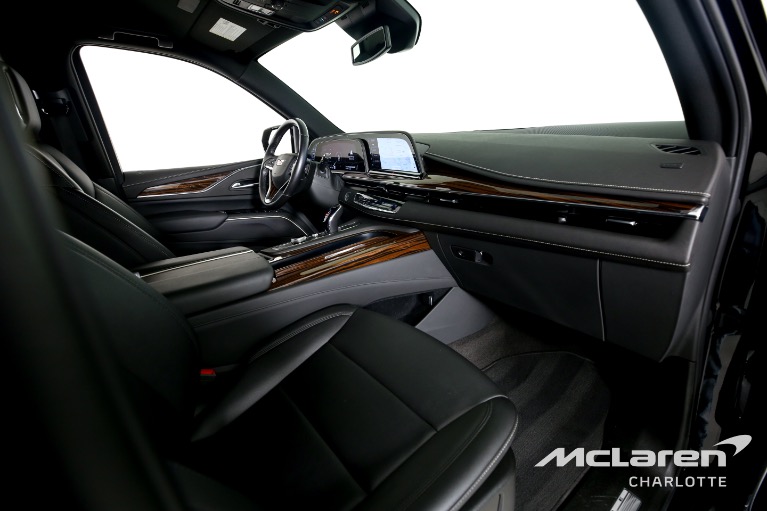 Used-2022-Cadillac-Escalade-Luxury