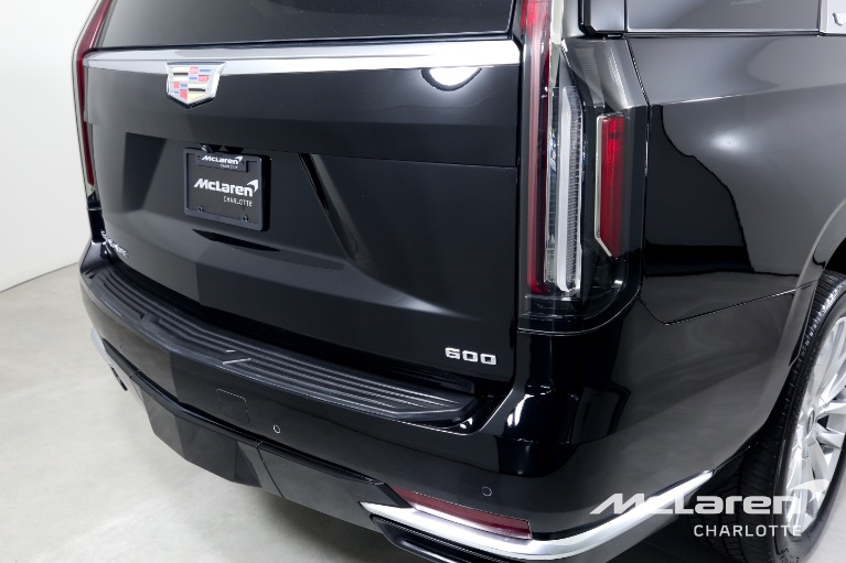 Used-2022-Cadillac-Escalade-Luxury