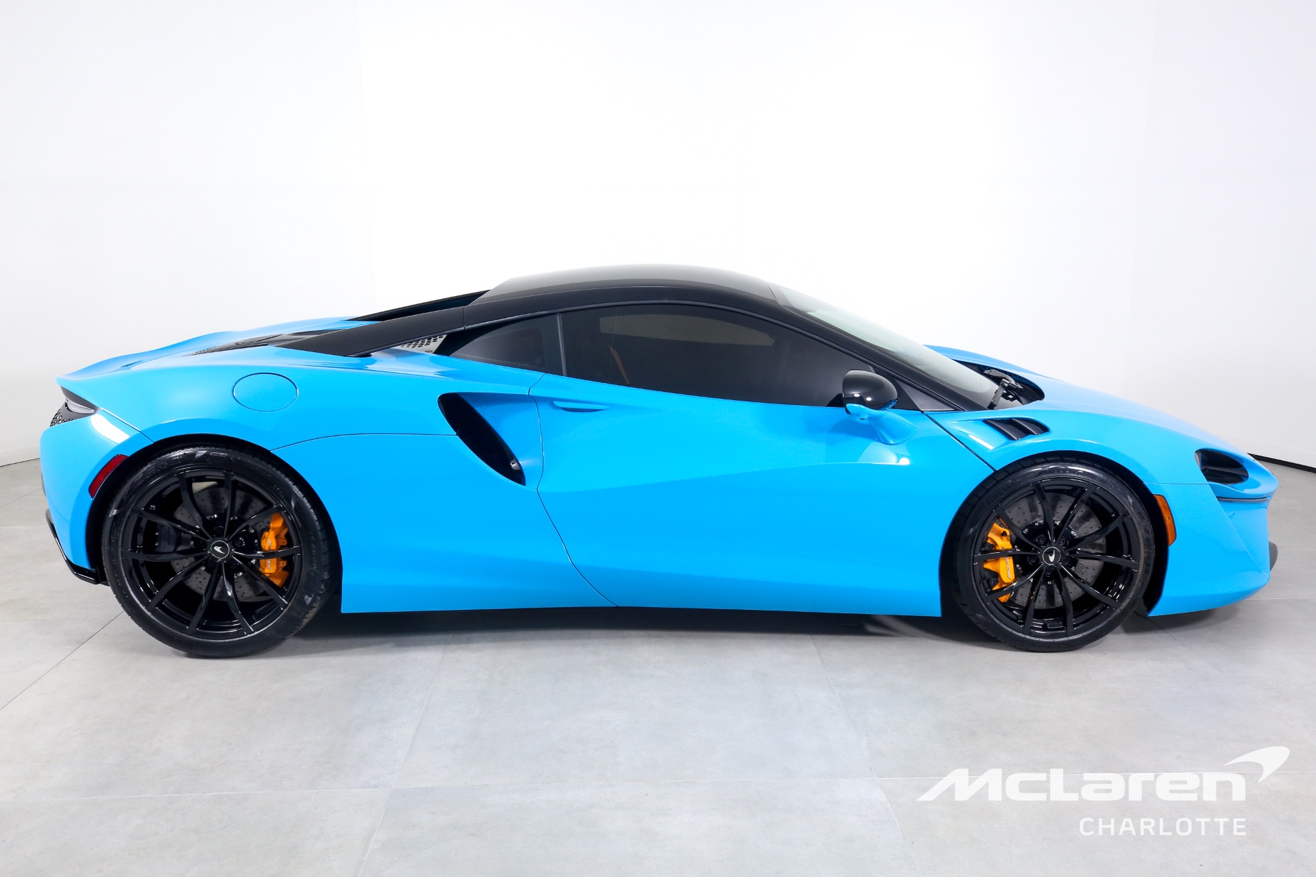 New 2023 McLaren Artura | Charlotte, NC