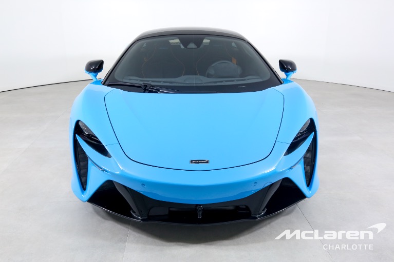 New-2023-McLaren-Artura