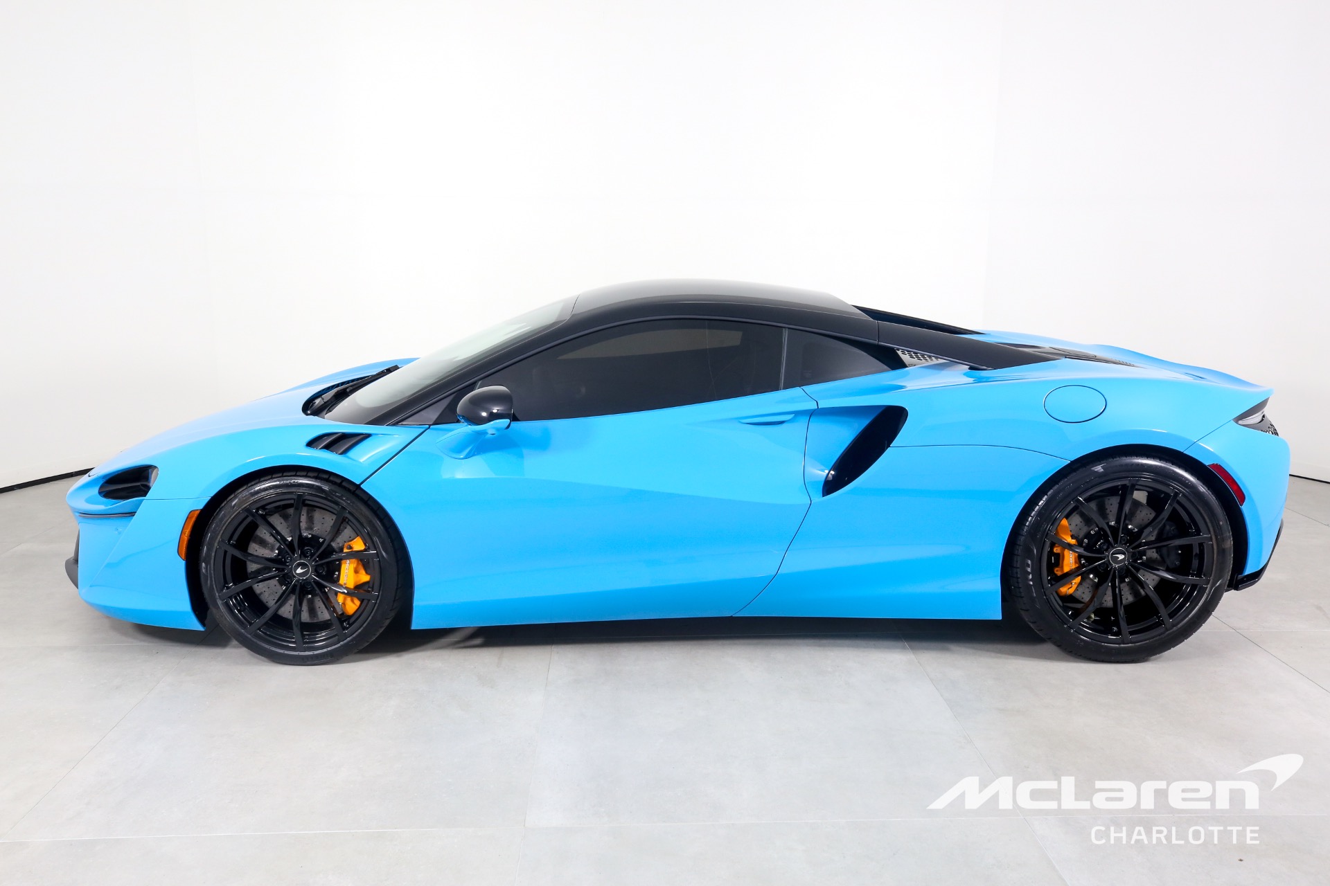 New 2023 McLaren Artura | Charlotte, NC