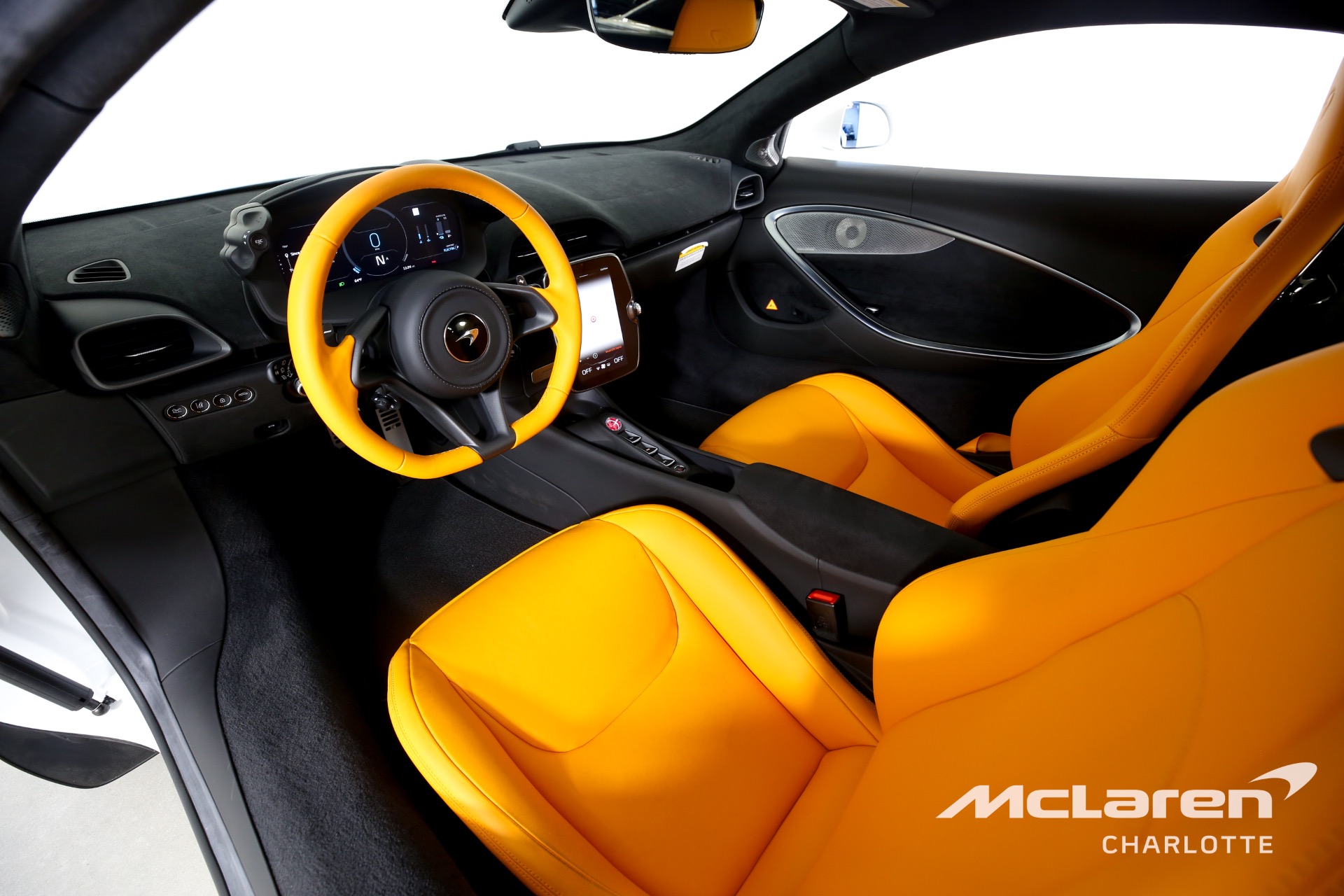 New 2023 McLaren Artura | Charlotte, NC