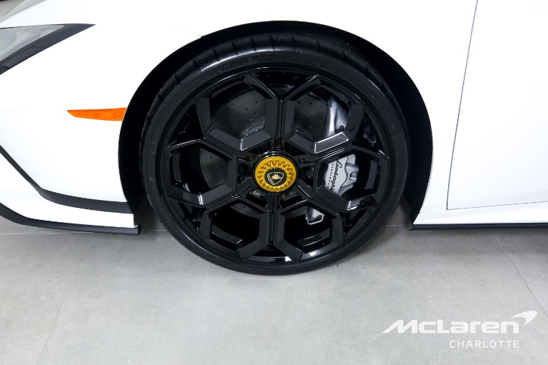Used-2023-LAMBORGHINI-HURACAN-TECNICA