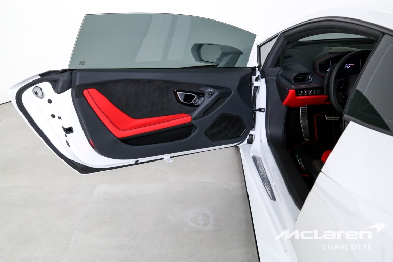 Used-2023-Lamborghini-Huracan-EVO