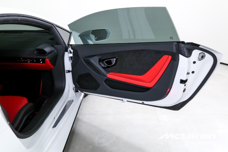 Used-2023-Lamborghini-Huracan-EVO