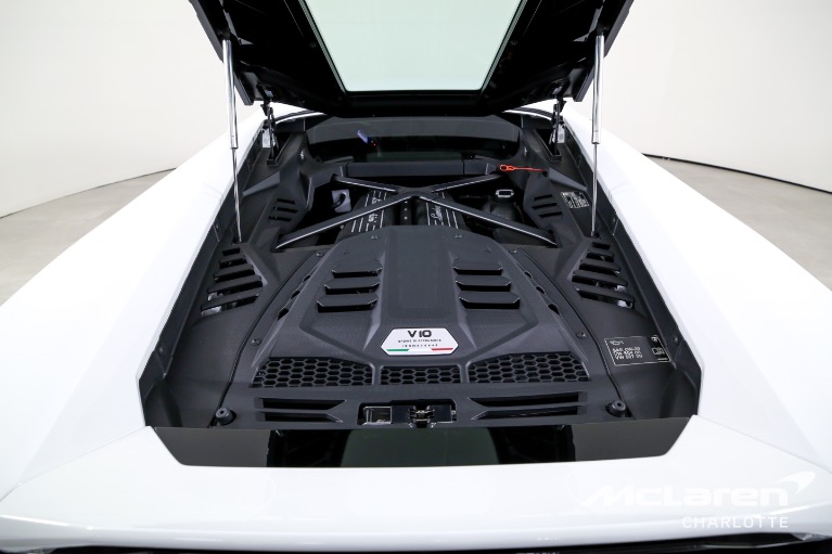 Used-2023-Lamborghini-Huracan-EVO