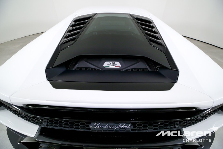 Used-2023-Lamborghini-Huracan-EVO