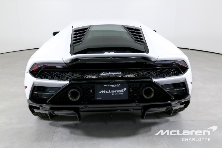 Used-2023-Lamborghini-Huracan-EVO