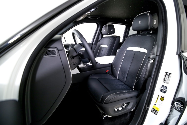 New-2024-Rolls-Royce-Black-Badge-Cullinan