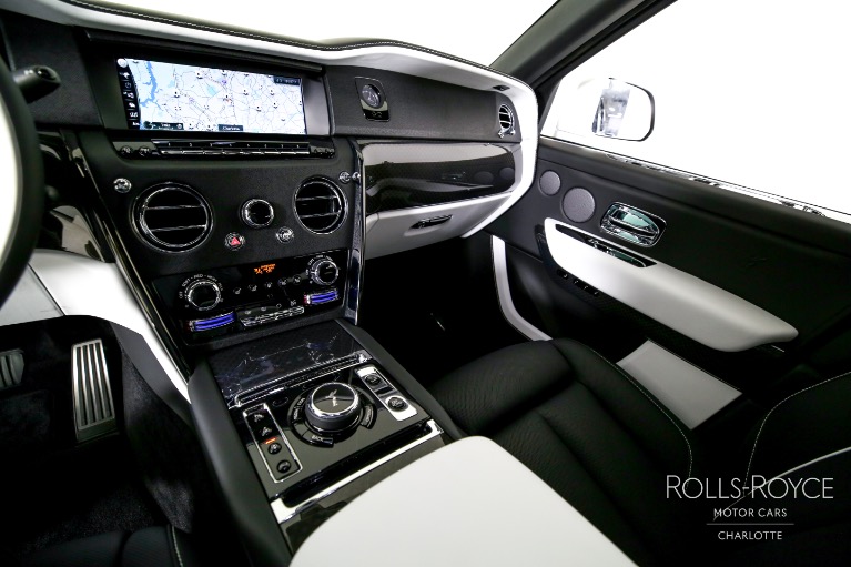 New-2024-Rolls-Royce-Black-Badge-Cullinan