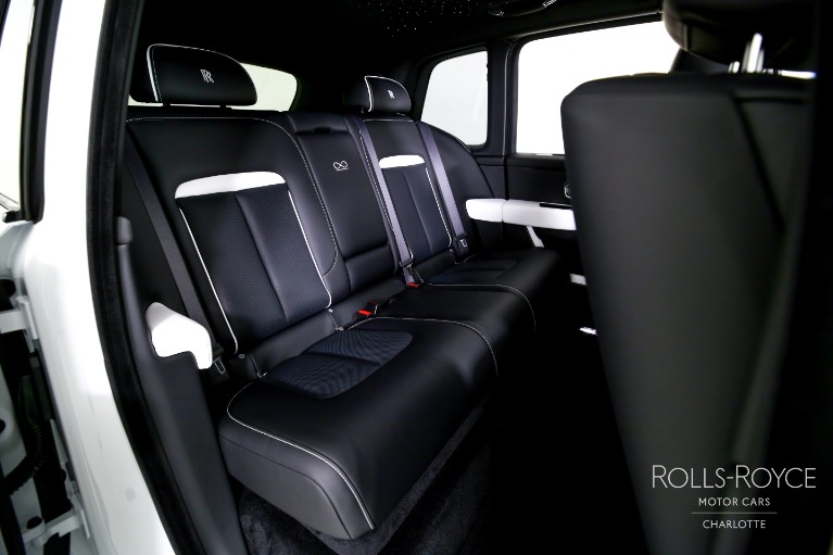 New-2024-Rolls-Royce-Black-Badge-Cullinan